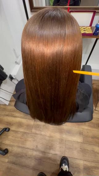 広がり出したりうねりだす梅雨の準備に
髪質改善をすると毛量の調整も可能な幅が広がります。