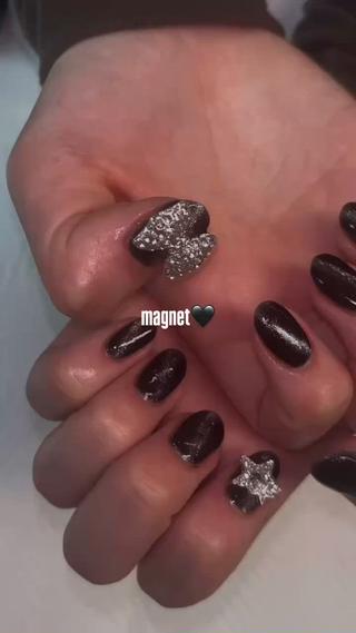 ネイル 森 彩音のネイルデザイン