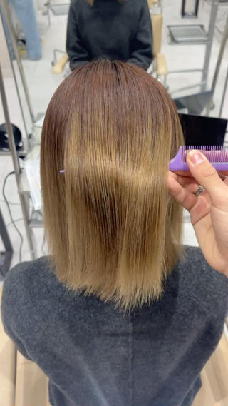 複雑な履歴でも、まっすぐサラサラにしてみせます！！


モデルさんの髪の履歴

根元3cm  新生毛
中間上      カラー毛
中間下      ブリーチ毛
毛先         ブリーチ×縮毛矯正



 