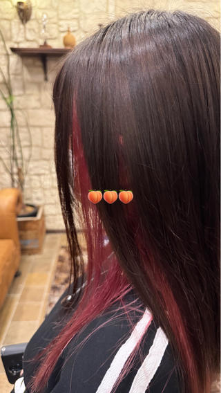 夏に向けて派手髪にしたいけど、少しの変化でいいという方はインナーカラーオスメメしております!