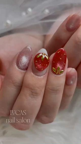 ぷるぷる春のイチゴネイル 