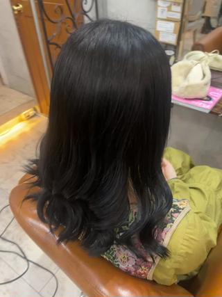 青みのあるブラック 