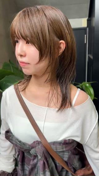 ミディアム レイヤーカット\ウル フ　chinatsuのヘアスタイル
