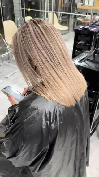 ベース明るめ、ベージュ系のお色味は外国人らしさ全開です 