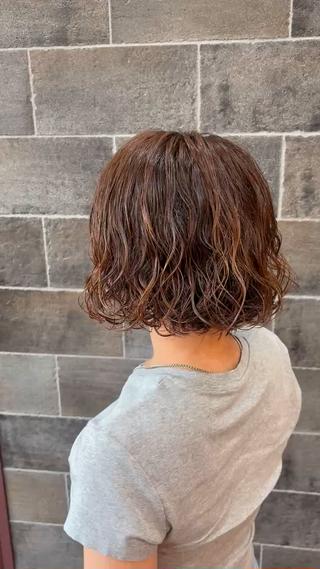 ミディアム パーマ 逢坂 拓巳のヘアスタイル