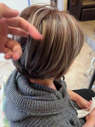 ハイライトをくっきりさせた
白髪ぼかし
※ハイライトの馴染ませも可能なので
くっきりするか、自然にするかも
ご相談頂けます。