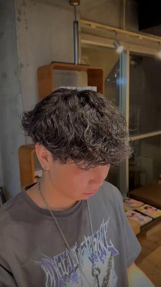 王道で人気の波巻きパーマ