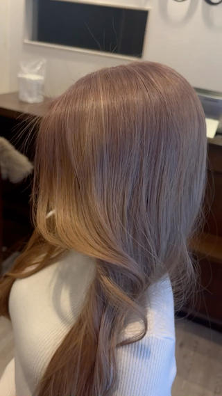 ロング VOGUE小牧所属・akasaka mariのヘアスタイル