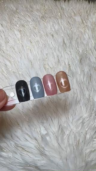 超微粒子ジェルで仕上げたハートマグネットネイル
 