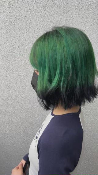 全体緑の裾カラー黒️
ベースが真っ赤だったので大変でしたが無事着地