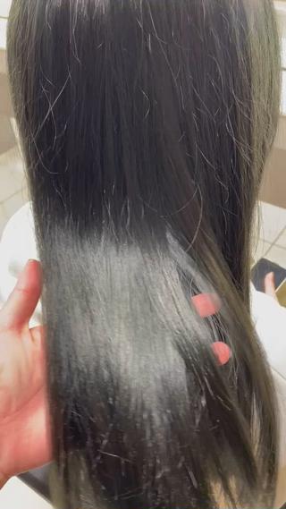 黒にはしたくない！でも自然光で色味を感じたいお客様に

深めのグリーンを入れてグリーンブラックに 