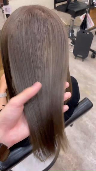 ブリーチカラーカット
ダメージ最小限うる艶トリートメント付き 