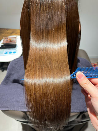 セミロング スパニスト 樋田のヘアスタイル