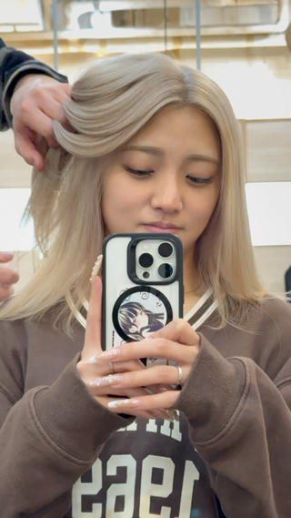 セミロング ボブ、レイヤー、 ハイトーン、古淵のヘアスタイル