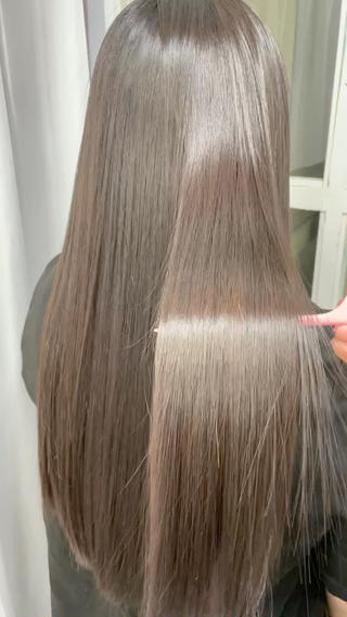 カラー+¥5000〜
カット+¥3000