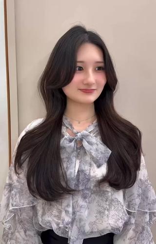 ロング カラー 🖤 Aya 🖤 Zina 梅田茶屋町のヘアスタイル