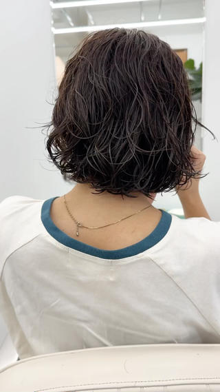 秋冬は少し重めなボブパーマ　　
　　
コロンっとした雰囲気が可愛いですよ 