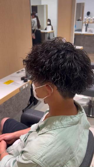ミディアム パーマ メンズ 🏅メンズ特化 ヤマクラ タイキのヘアスタイル