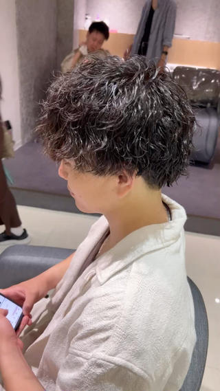 ミディアム パーマ メンズ 🏅メンズ特化 ヤマクラ　タイキのヘアスタイル