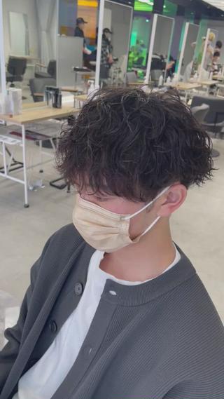 緩めの波巻パーマも人気です！ 