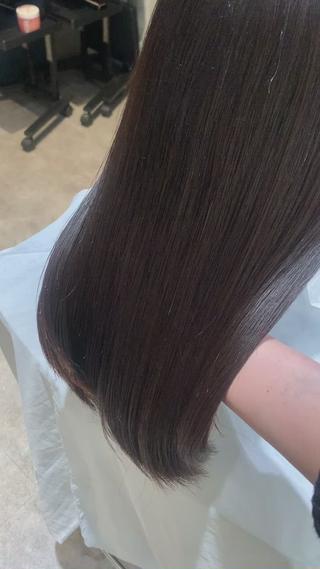 梅雨の時期のお悩み改善に
クセやうねりを熱と酸の力で改善します
10名様限定価格なので気になったら是非
そして今ならホームケアトリートメントもついてきます