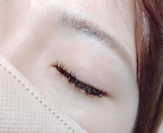 特殊な装着方法でモチの良さにこだわったキープフラット。
本数や太さを調整することで、ナチュラルから程よいボリューム感まで仕上がりを自由にデザインできます。
軽いつけ心地で自まつ毛への負担を抑えたい方にもおすすめ。
お客様の目元やご希望に合わせて、無理のないデザインをご提案いたします。 