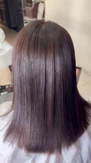 ミディアム 二度見される艶髪職人 /美髪矯正のプロ木崎のヘアスタイル