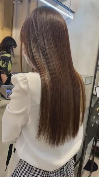 ナチュラルな縮毛矯正
Lomaliaの縮毛矯正は髪に優しいお薬を使っているので、もともと直毛さんのような自然にさらさらな髪が作れます♡
縮毛矯正にも力を入れてますのでぜひ♡