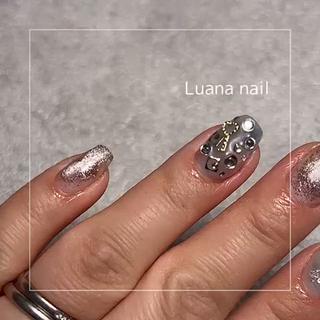 私のネイルです
最近パーツを入手しました 