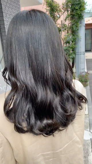 オリーブグレージュ