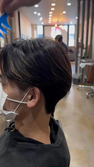 【カットのみで流れるセンターパート】 