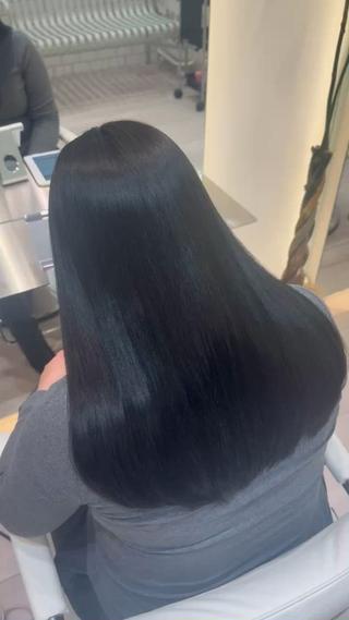 カラーしたのに手触りが良くなる

最強の髪質改善トリートメントとカラーの同時施術で時短かつ綺麗になりませんか？

今なら40%以上オフでご案内しています！ 