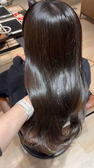 セミロング カラー 穂積 未優のヘアスタイル