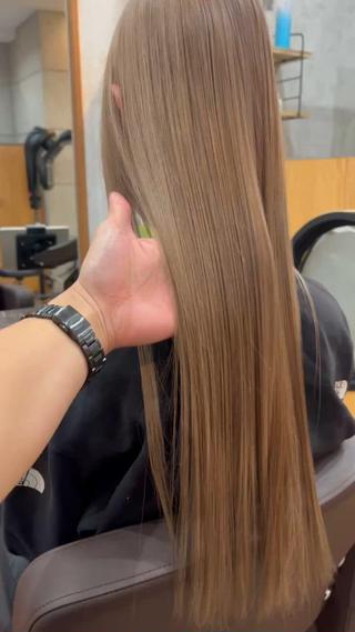 ロング 坂谷 BUCKS/縮毛矯正のヘアスタイル
