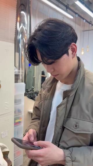 カルマパーマ×ダウンパーマ×カット
本格的韓国スタイルはこれで決まり