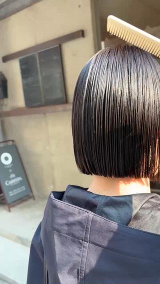切りっぱなしbob

暗髪と相性良くおすすめです︎


#切りっぱなしボブ
#ボブ
#元町美容室
#ミニボブ
#ぱつっとボブ 