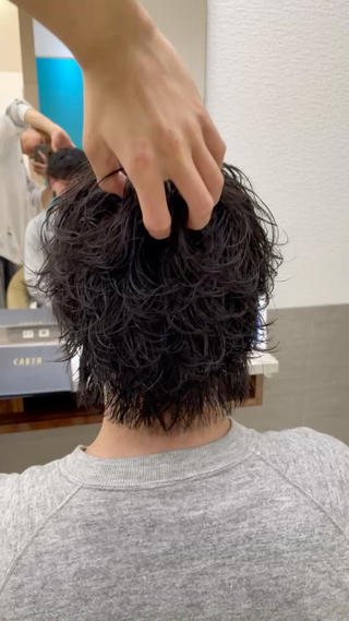 ショート パーマ メンズ 伊藤 隆星のヘアスタイル