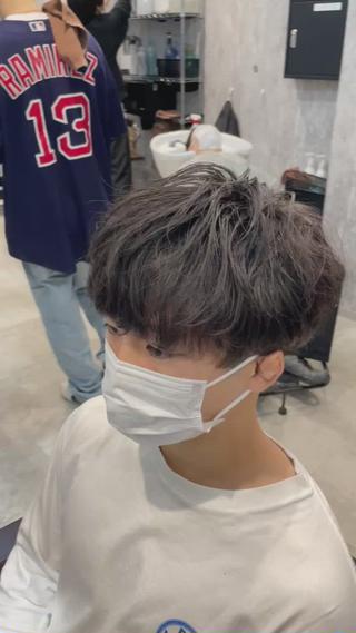 ニュアンスパーマ!
直毛の方にオススメ
緩めなのでパーマが落ちやすいのですが、対策があるので是非ご相談ください