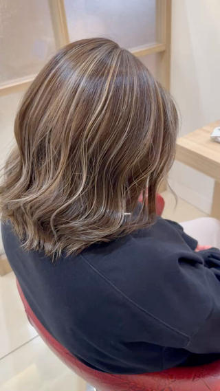 コントラストハイライトカラー
白髪が気になる方にもおすすめです
モデルさん募集中です(^^)
お気軽にお問い合わせください