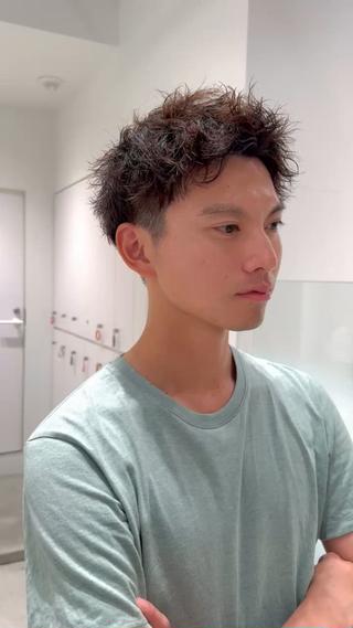 短髪ツイストスパイラルパーマ

 