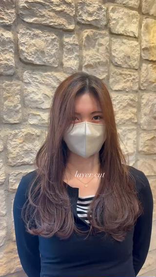 【layer cut】


・誰でも出来るスタイリング
・小顔に見える
・結んでも可愛い


お客様に似合うヘアスタイルやライフスタイルに合ったスタイルを提供致します。

持ちが良くスタイリングしやすいカット是非一度お任せ下さい！！ 
