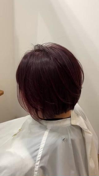 ブリーチ毛にブラウンとレッドをミックスしてワインレッド系カラーに!