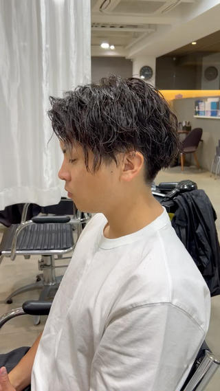 ツイスパ

誰がみても綺麗なパーマ
.
キレイなカットとキレイなパーマ
カットがキレイじゃないとカッコいいパーマにはなりません。

“こだわりのカットとパーマ、理想×似合わせ”

必ず理想を超えるパーマスタイルに
一番カッコイイを一緒に創りましょう 