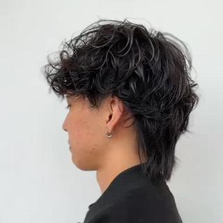 《スタイル》
メンズウルフツイストパーマ

メンズスタイル特化美容師
一人一人の骨格に合わせたカットデザイン
スタイリングやスタイリング剤の提案を丁寧に
メンズ目線のかっこいいを提案します

お客様に1人1人が苦手を持っているのでそれらを解消できるように提案させていただきます。
メンズカットは切られ方でセットのしやすさが格段に変わります！
もし悩んでいるお客様いらっしゃいましたら是非一度ご来店ください！

メンズカット/メンズパーマ/メンズダウンパーマ/メンズツイストパーマ/メンズカラー/メンズアップバング/メンズ刈り上げ 
