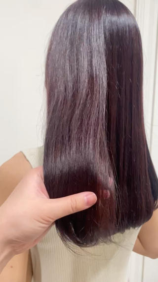 色が抜けやすくて赤みは欲しくないとの事でしたので、
色味を濃いめに入れて赤みのないピンクラベンダーに仕上がりましたすごく可愛いです！！！ 