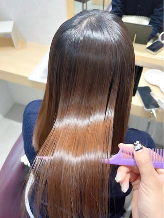 セミロング 透明感カラー／韓国 レイヤーmomokaのヘアスタイル