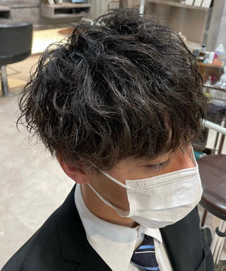 【メンズ波打ちパーマ】
迷ったらコレ、メンズが絶対にカッコよくなる最新の波打ち・波巻きパーマ♪
 