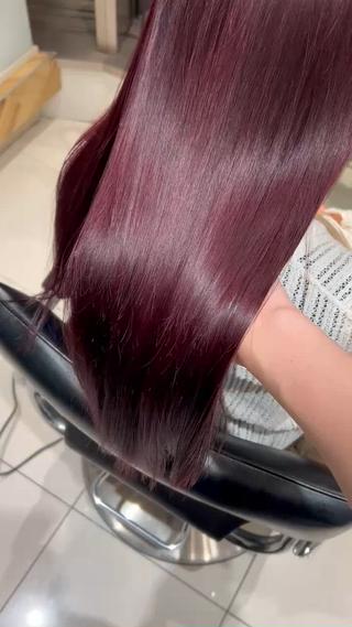 サラ艶髪で後ろ姿も美人に
 
トリートメントの追加がオススメです特にダメージや褪色が早いことがお悩みの方必見です 