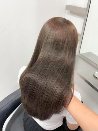 デトックス付きプレミアム髪質改善トリートメント
カラーは艶感のあるオリーブベージュ 