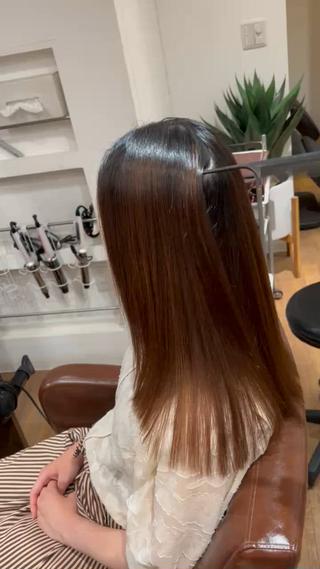 仕上がりはうるうるツヤツヤになります
手触りも柔らかくずっと触っていたくなるように髪質に大変身！


札幌縮毛矯正/縮毛矯正/髪質改善/セミロング/ 